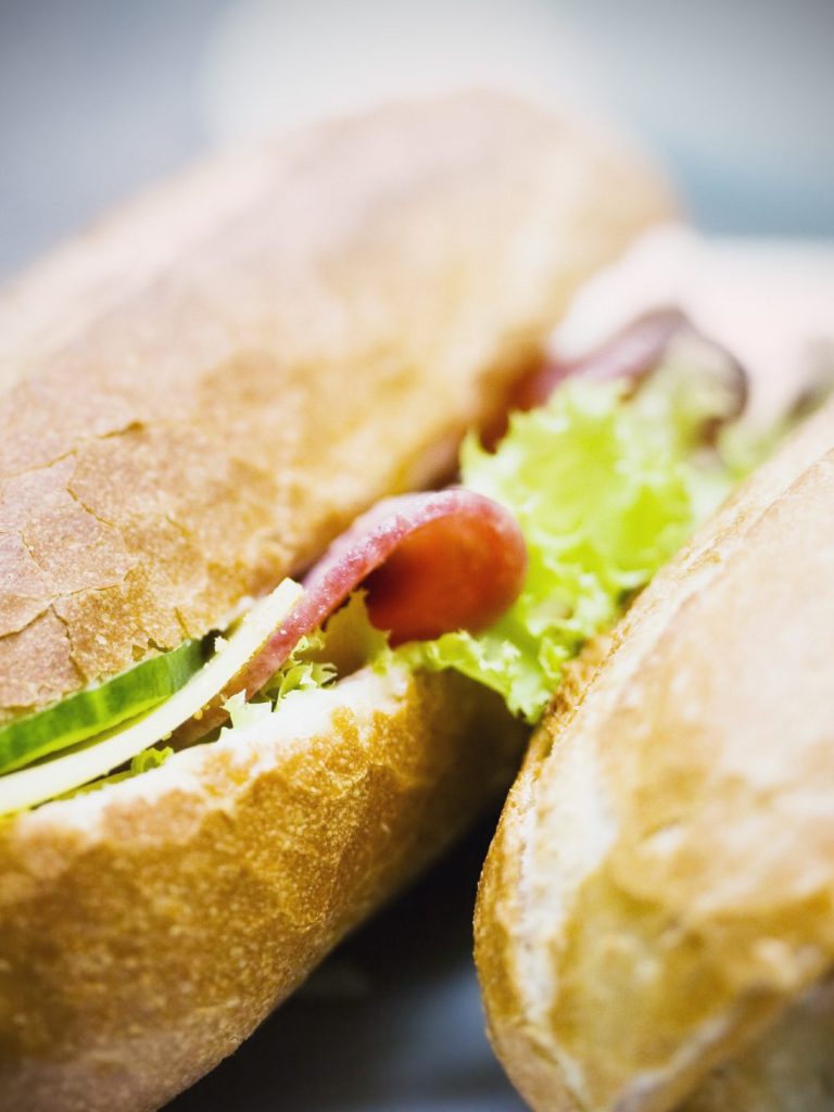sandwich froid : baguette salade et jambon